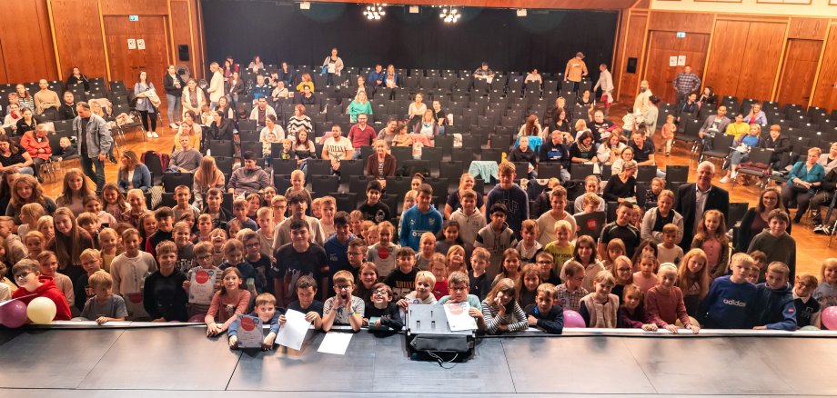 Großes Gruppenbild mit allen Leserinnen und Lesern